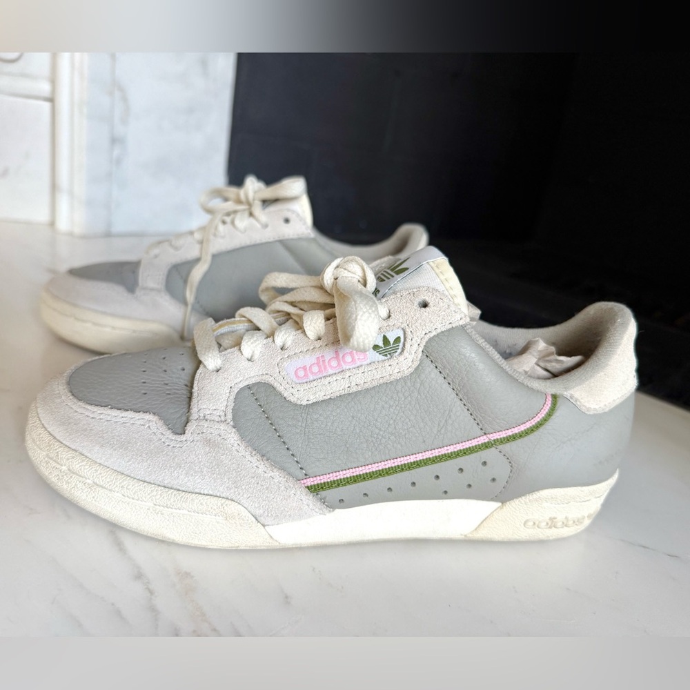 Adidas Sneakers Athletic Shoes Women / Big Girls Size 5 Gray Cream/ Pink Shoes